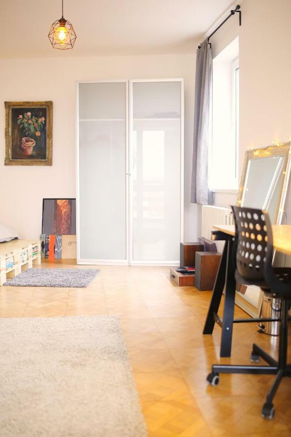 Hotel Chill House à Bratislava Extérieur photo